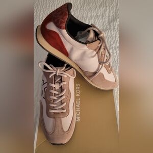 Michael Kors fashion Sneaker women size9.5